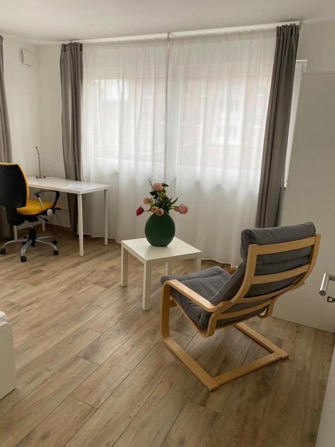 Ferienwohnungen Lamisto Am Waldesrand Neckartenzlingen Exterior photo